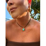 COLAR COURO BOHO CAFÉ E PINGENTE TURQUESA BANHADO A OURO