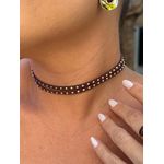 CORDÃO COURO BOHO CAFÉ PONTILHADO BANHADO A OURO