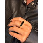 ANEL REGULÁVEL LISO RESINADO PRETO BANHADO A OURO