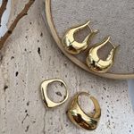 BRINCO ARGOLA GOTA G BANHADO A OURO