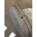 CLUTCH OVAL CRAVEJADA PRATEADA