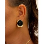 BRINCO CHAPA ORGÂNICA RESINADO PRETO BANHADO A OURO 