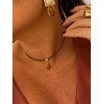 COLAR COURO BOHO E PINGENTE RESINADO MARROM BANHADO A OURO 