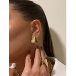 BRINCO TRIANGULO BANHADO A OURO