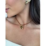 COLAR COURO BOHO CARAMELO E PINGENTE RESINADO BANHADO A OURO