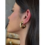 BRINCO NEW ARGOLA ABAULADA ORGANIC BANHADO A OURO 