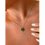 COLAR GOTA ESMERALDA CRAVEJADA BANHADA A RÓDIO BRANCO 