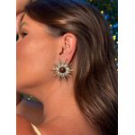 BRINCO SOL E RESINADO MARROM BANHADO A OURO