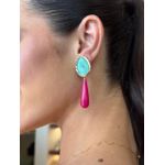 BRINCO ORGANIC RESINADO VERDE ÁGUA E FUCSIA BANHADO A OURO
