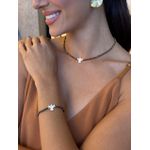 CHOKER CRISTAIS E ESPÍRITO SANTO MADREPÉROLA BANHADO A OURO