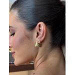 BRINCO ARGOLA TREND LISTRADA BANHADO A OURO