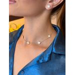 CHOKER TREVINHOS RESINADOS BRANCO BANHADA A OURO