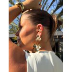 BRINCO PENDENTE FLOR PÉROLA BANHADO A OURO