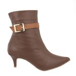 Bota Feminina Cano Curto Salto Baixo 180127 Detalhe Em Fivela Napa Cacau Com Tira Caramelo