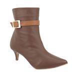 Bota Feminina Cano Curto Salto Baixo 180127 Detalhe Em Fivela Napa Cacau Com Tira Caramelo