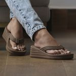 Tamanco Plataforma Feminino Trançado Aurora Ocre