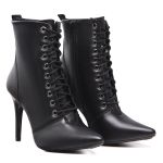 Bota Cano Médio Cadarço Preto Cecilia