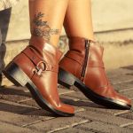 Bota Biker Boots Couro Cano Curto Conhaque