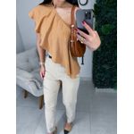 Blusa babado caramelo