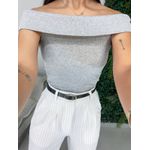 Blusa ombro a ombro cinza