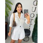 Short risca de giz branco 