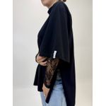 CAMISETA CAMILA GOLA ALTA COM ABERTURA PRETA 