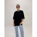 CAMISETA OVER CAMILA COM ABERTURA PRETA 
