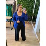 Twinset rendado com botão azul 