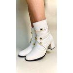 Bota Cano Médio Com Enfeite - Branco