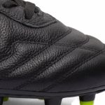 Chuteira em Couro Classic Trave Campo Adulto - Preto/Amarelo Limão