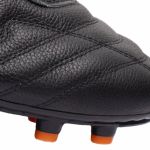 Chuteira de Couro Classic Adulto Trave Campo - Preto/Laranja