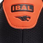 Chuteira de Couro Classic Adulto Trave Campo - Preto/Laranja