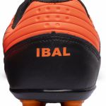 Chuteira Prime Trave Campo de Couro Adulto - Preto/Laranja