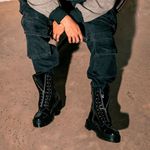 Coturno Estilo Inglês Auren Verniz Preto