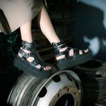 Sandália Plataforma Estilo Veggie Lucrétia Preto