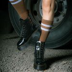 Coturno Estilo Inglês Lizzy Verniz Preto