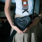 Bolsa Transversal Crossbody Mini Coração Preto