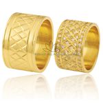 Aliança em Ouro 18K Trabalhada com Diamantes 