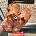 Sandália Rasteira Moleca camel
