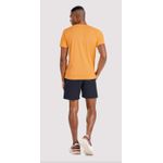 Camiseta Masculina com Detalhe Filetes