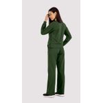 Conjunto em Malha com Blusão e Calça Reta