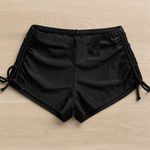 short praia com amarração lateral