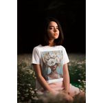 Camiseta Unissex em Algodão Estampa Flores na Cabeça Branca