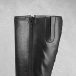 Bota Feminina de Couro Cano Longo Salto Quadrado Preto
