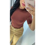 BLUSA CANELADA DE MICROFIBRA MARROM