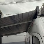 Toldo para motorhome ou trailer - Cassete de Parede 4.000mm - Toldo Cinza - Braço Branco - Marca RoofPro