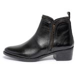 Bota Cano Curto Feminina Ferrile em Couro Salto Bloco Ziper Preta