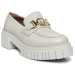 Sapato Mocassim Feminino Conforto Em Couro Off White Sola Tratorada com Metal Dourado