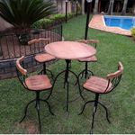 Conjunto bistrô Mesa 70cm + 4 banquetas 65cm