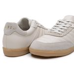Tênis Feminino em Couro Gelo Off White - Tendência e Conforto